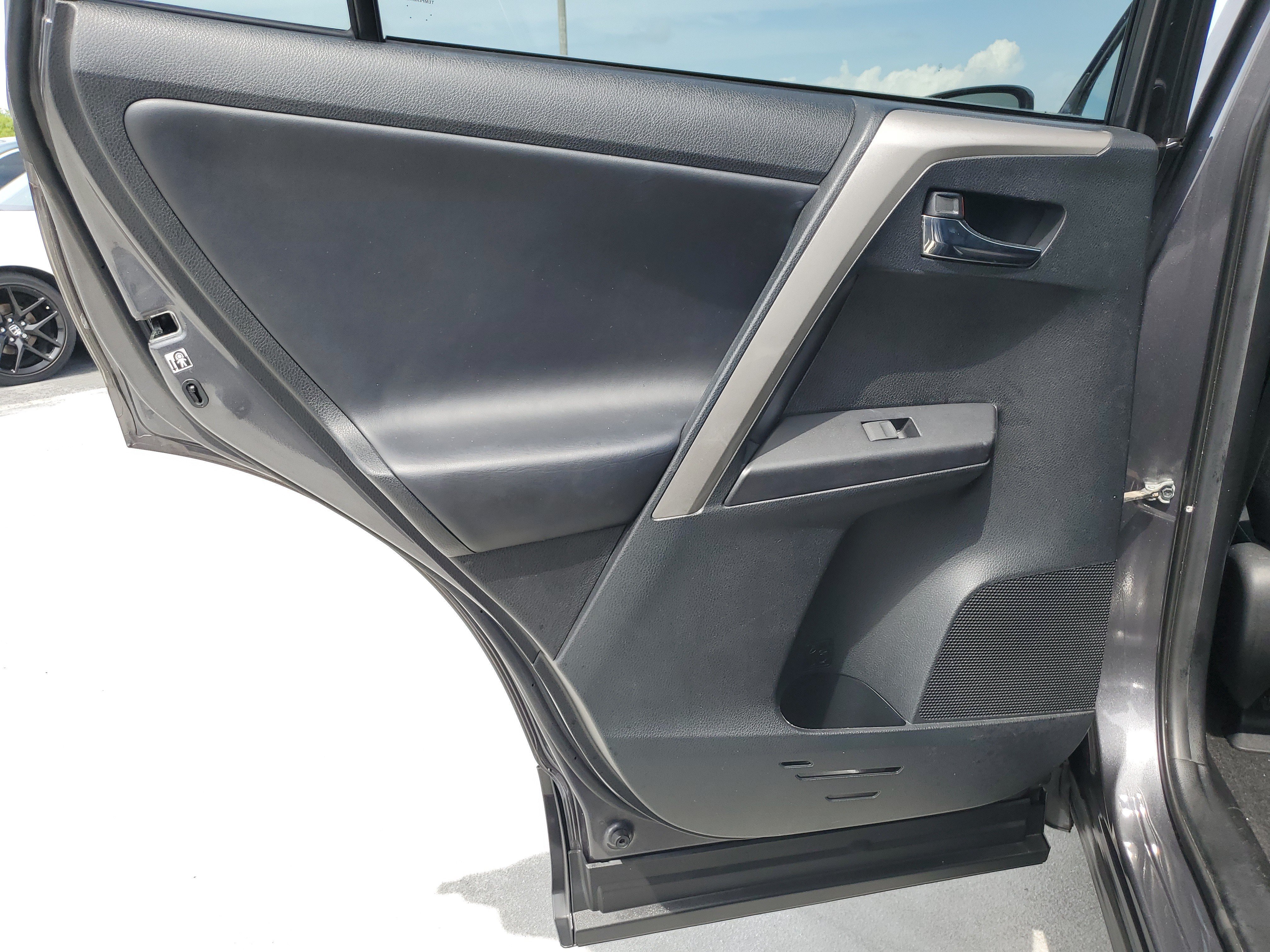 Used 2018 Magnetic Gray Metallic Toyota XLE image 16