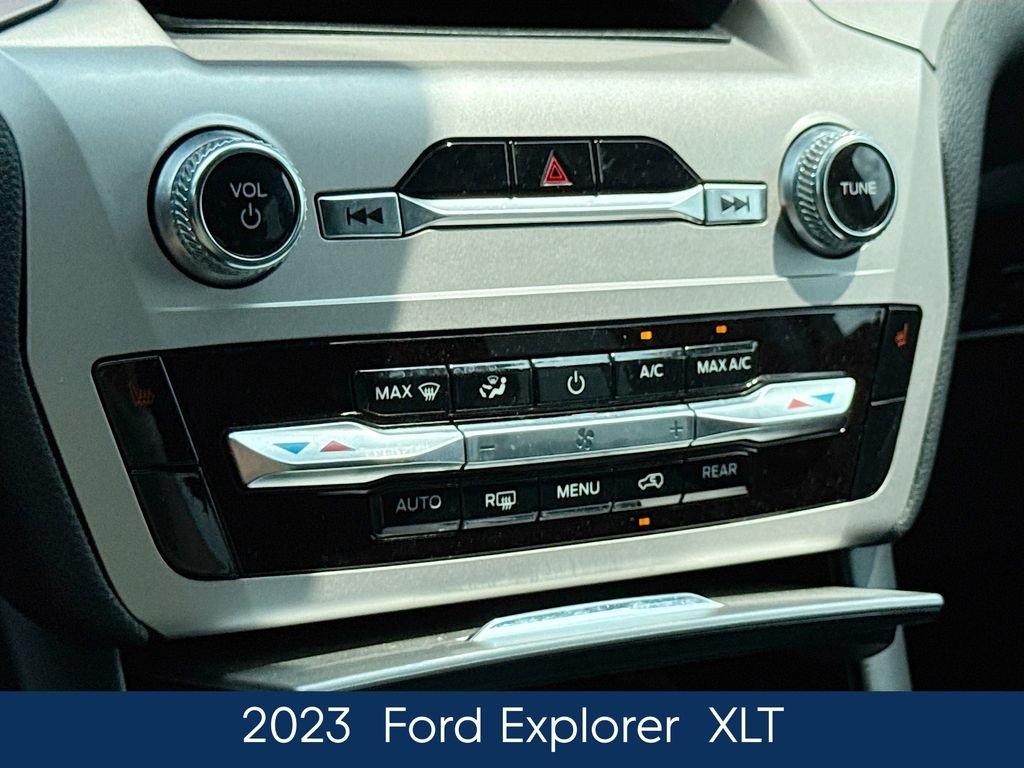 Used 2023 Silver Ford XLT image 32