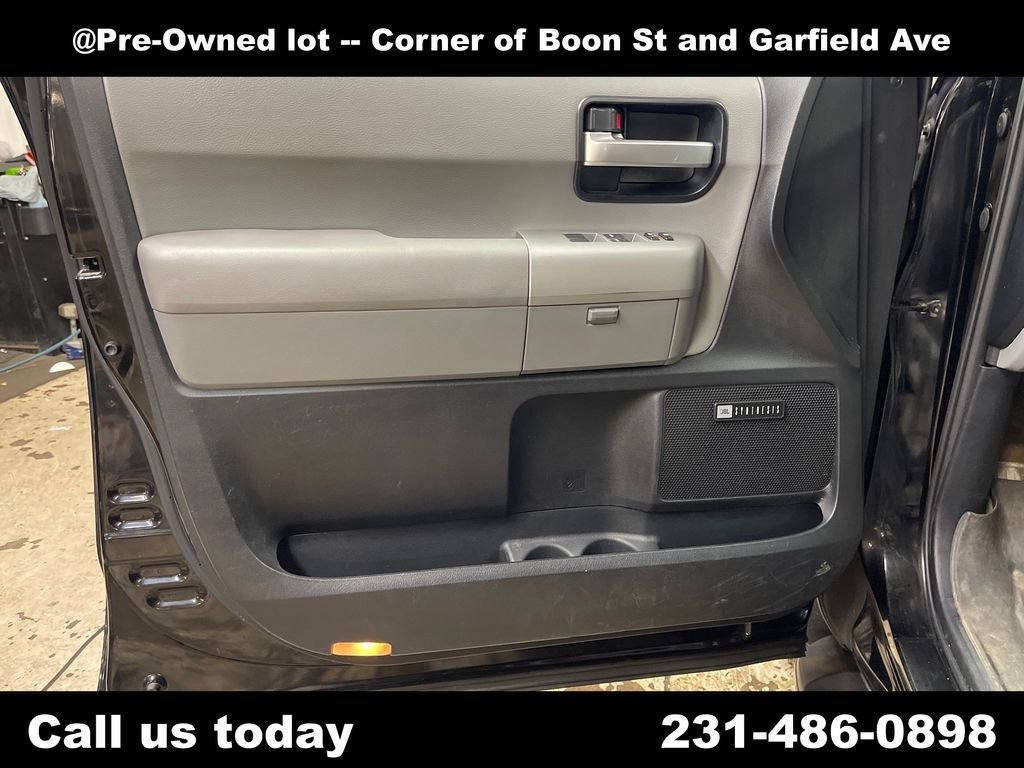 Used 2008  Toyota Limited image 14