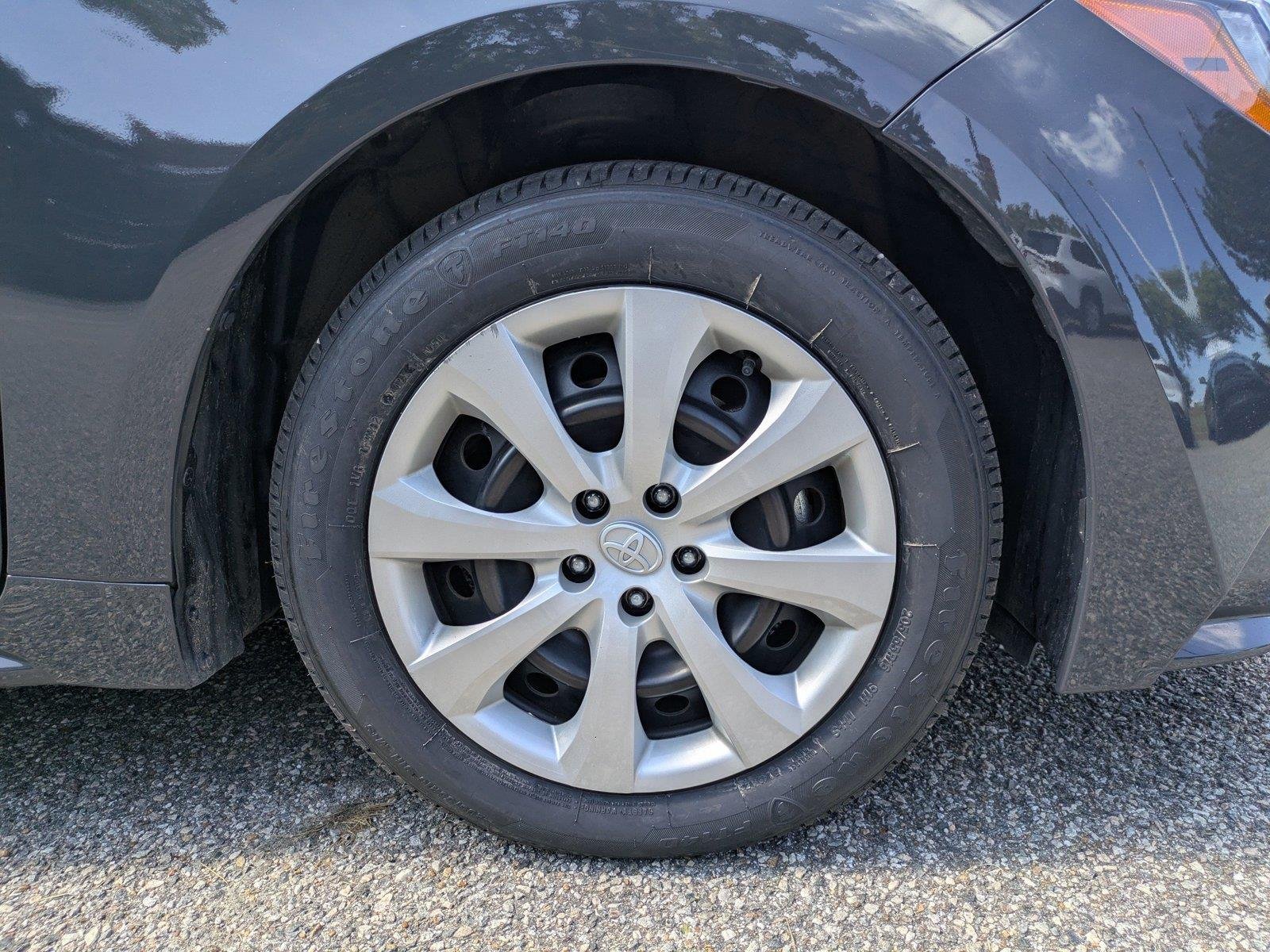 Used 2025  Toyota LE image 11