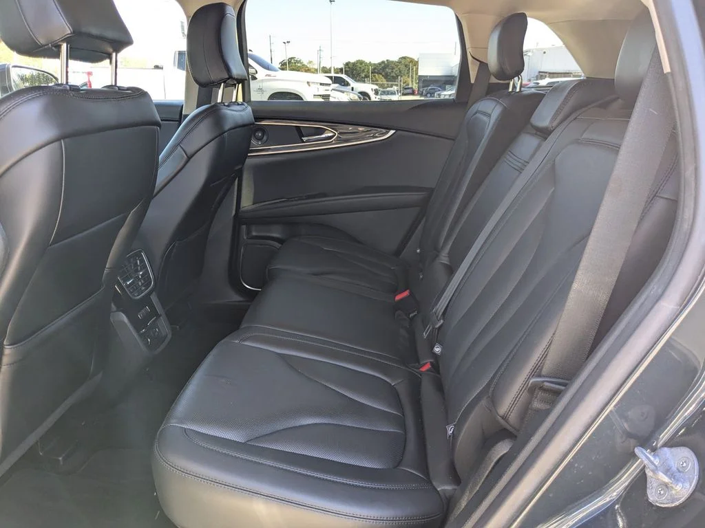Used 2022 Blue Lincoln Reserve image 11