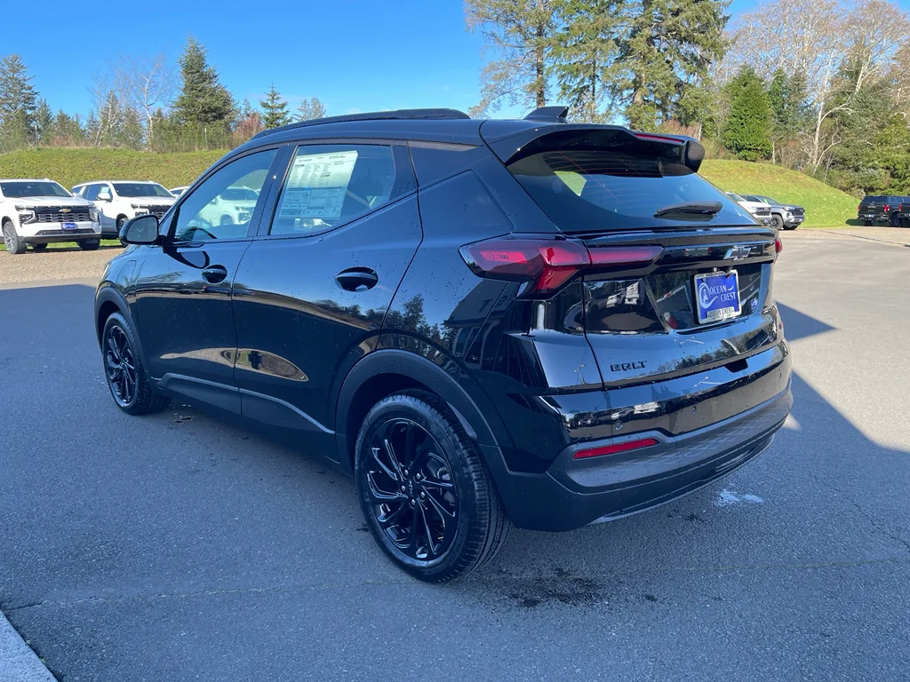 2027 Chevrolet Bolt RS - Photo 6