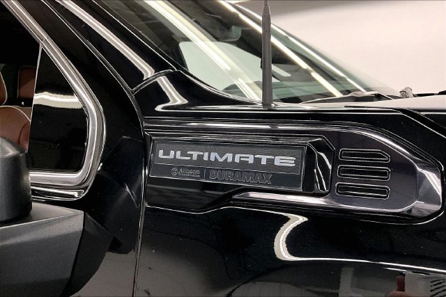 Used 2024 Onyx Black GMC Denali Ultimate image 33