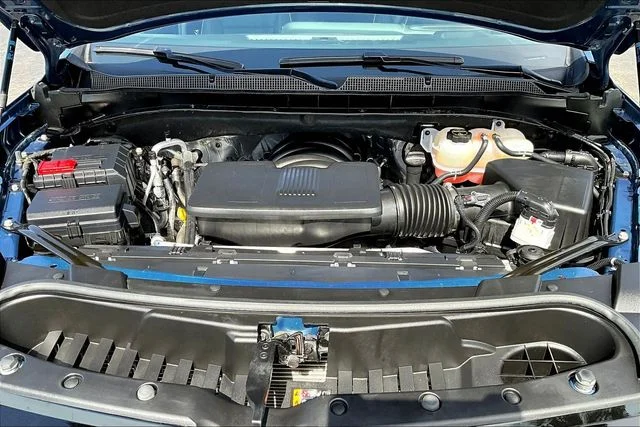 Used 2025 Blue Chevrolet Premier image 30