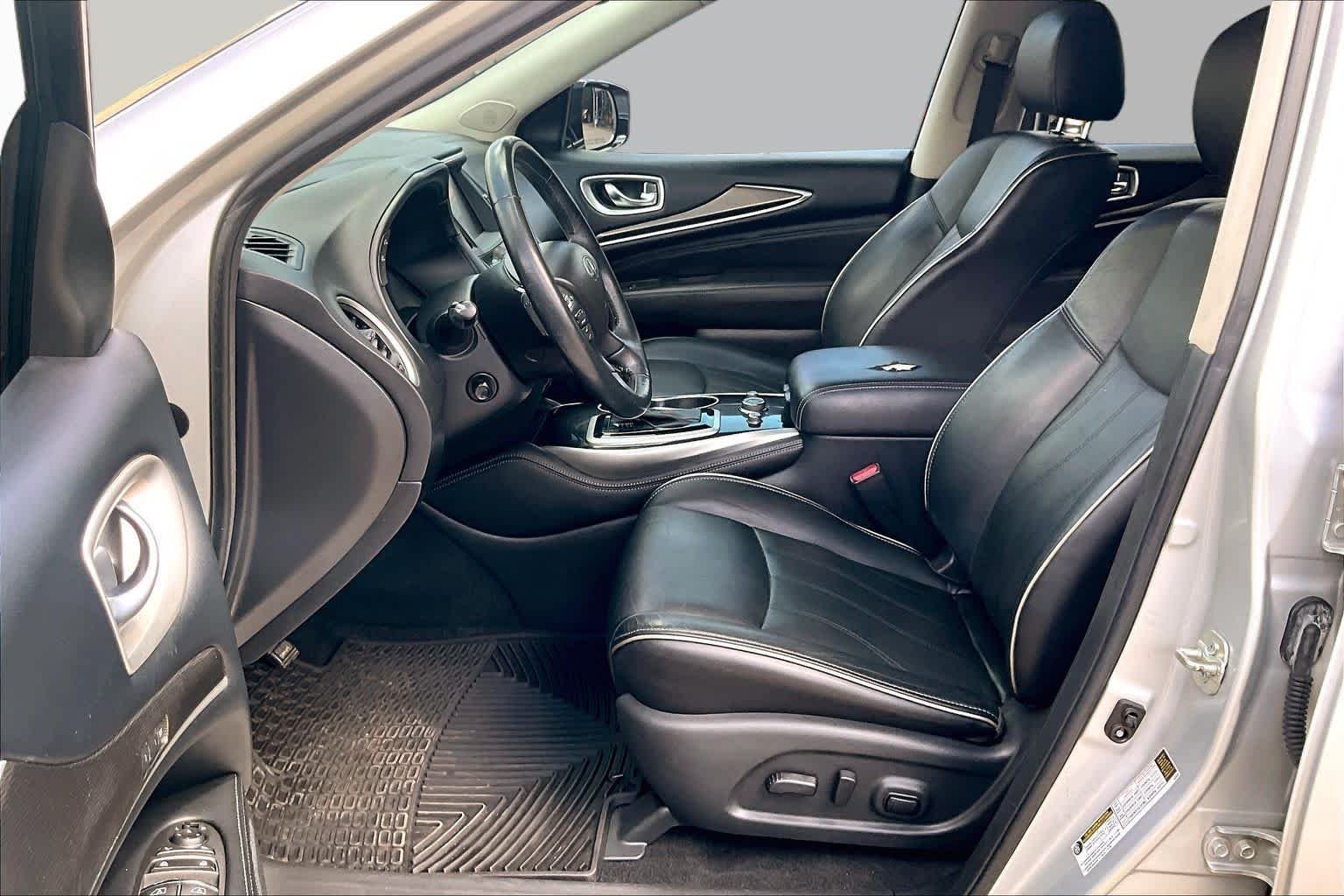 Used 2017 Liquid Platinum INFINITI  image 10
