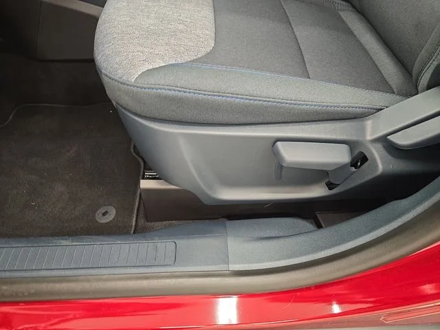 New 2026 Ruby Red Metallic Tinted Clearcoat Ford XLT image 39