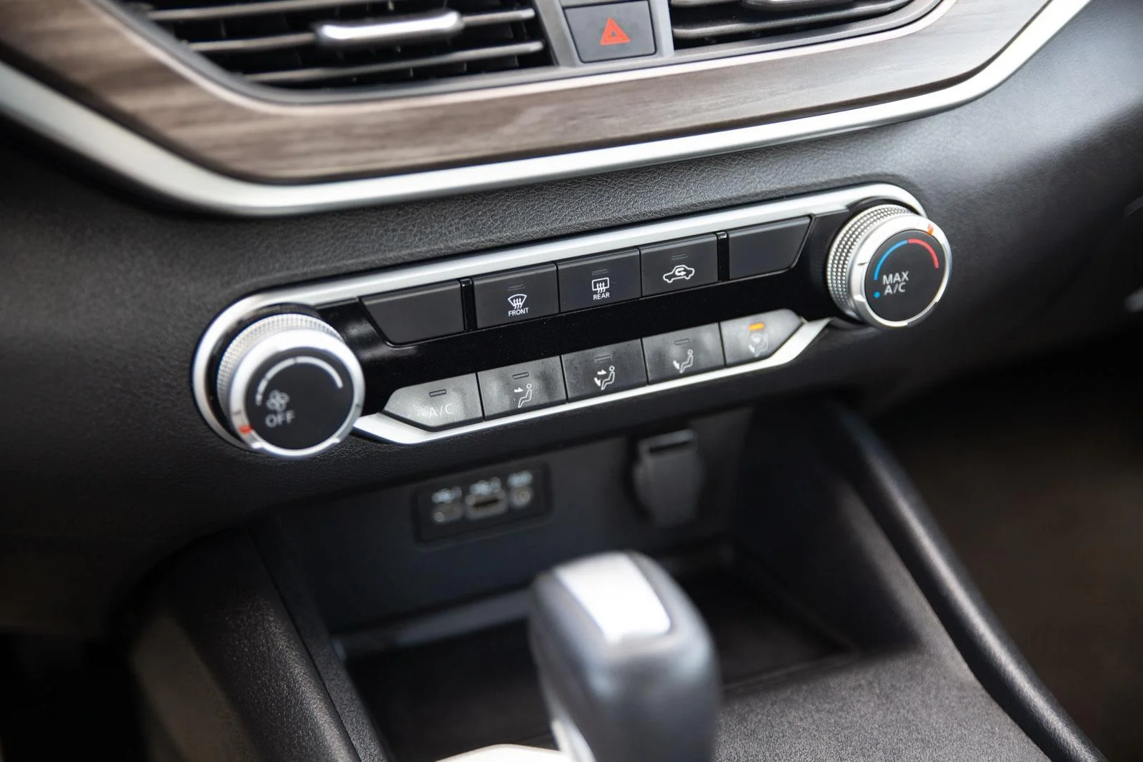 Used 2025 Gun Metallic Nissan SV image 13