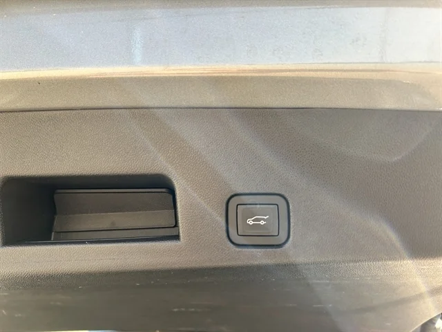 Used 2025 GRAY BUICK Preferred image 8