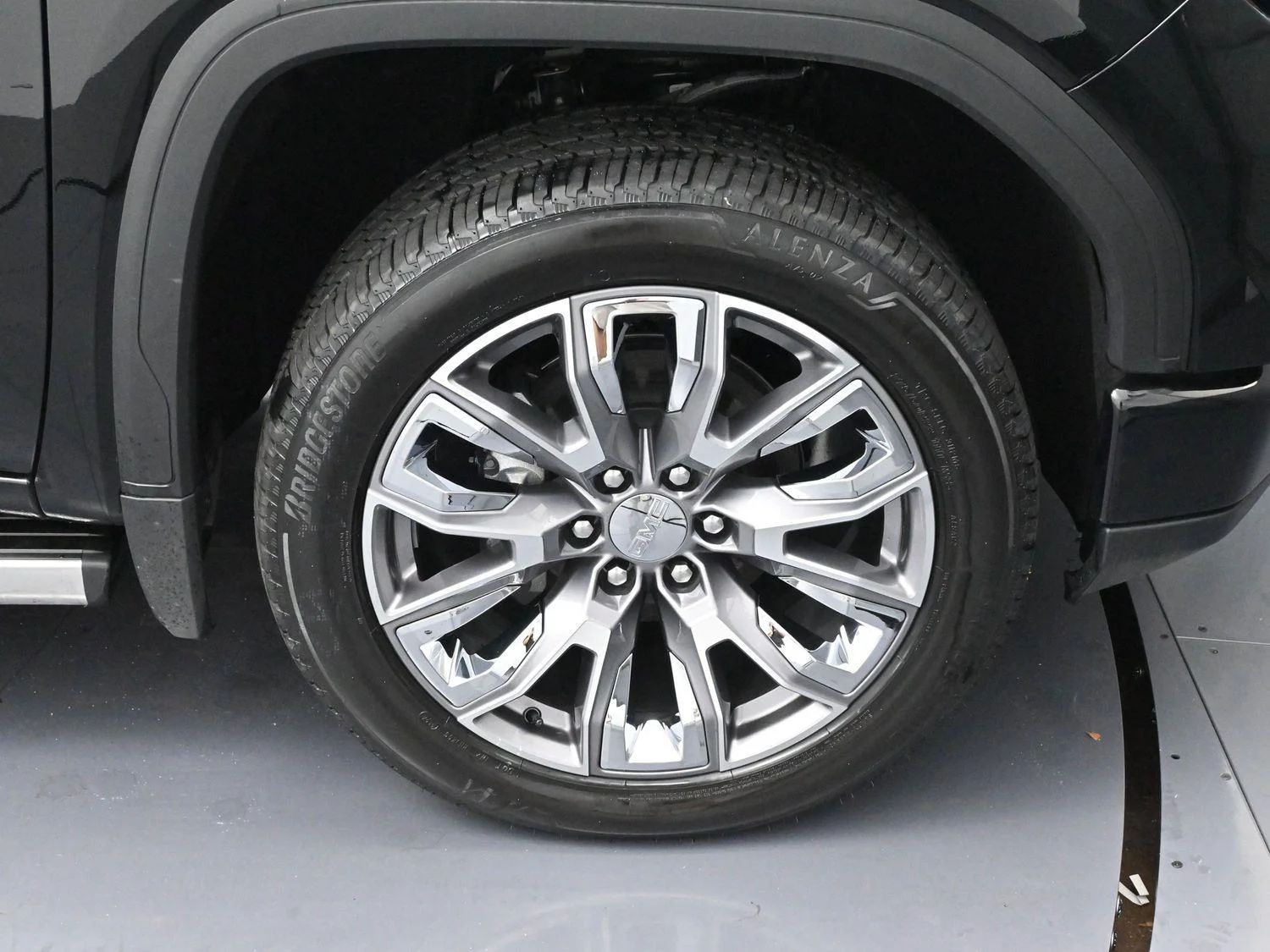 Used 2025 Onyx Black GMC Denali image 33