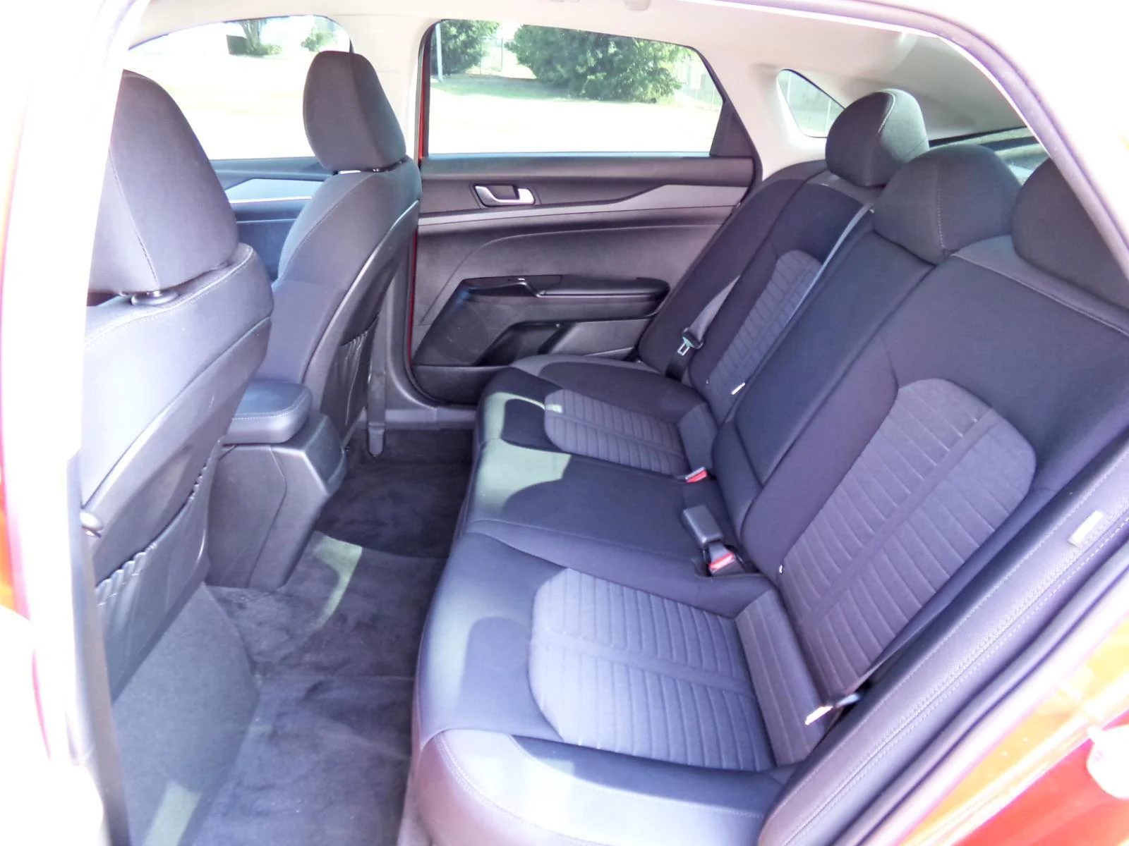 Used 2025 Runway Red Kia LXS image 6