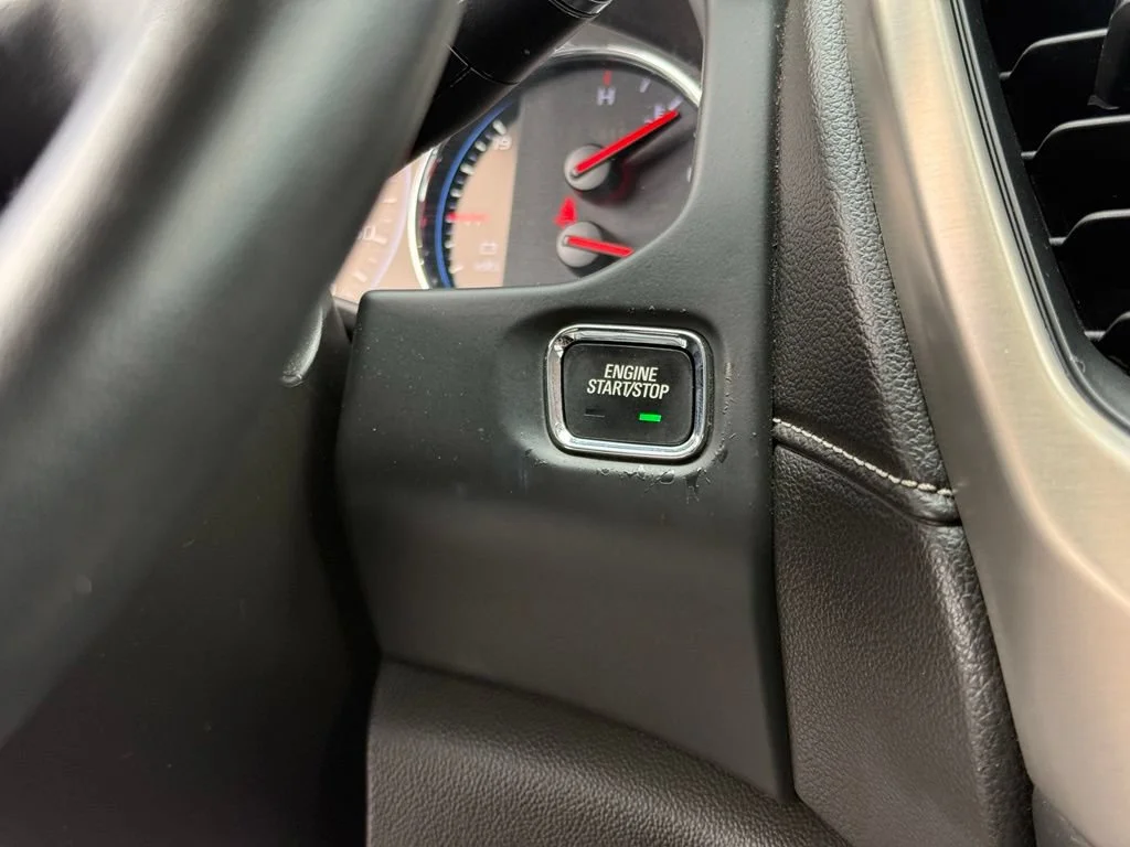 Used 2023 Summit White GMC Denali image 27