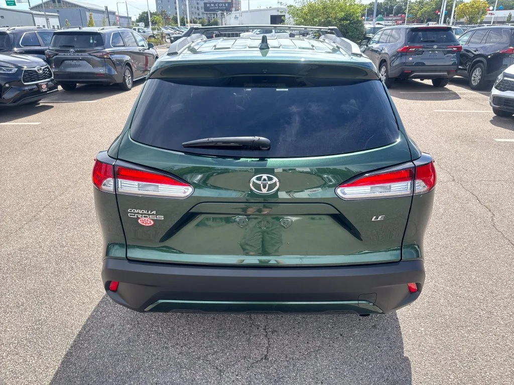 Used 2023  Toyota LE image 6