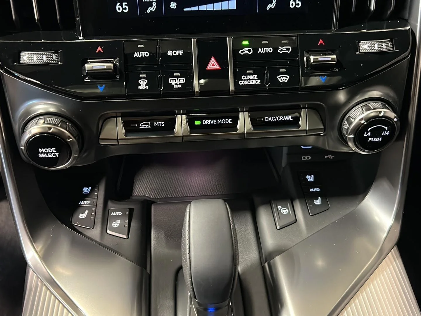 New 2026 Nori Green Pearl Lexus LX 700h F SPORT Handling image 12