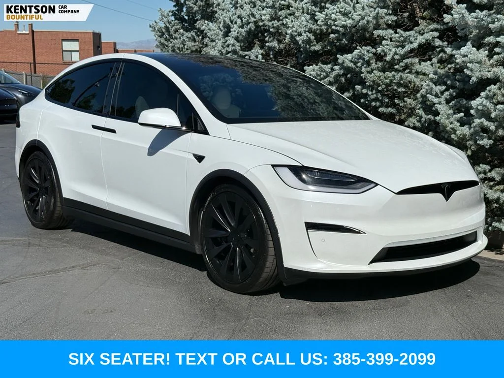 Used 2022 White Tesla Plaid image 13