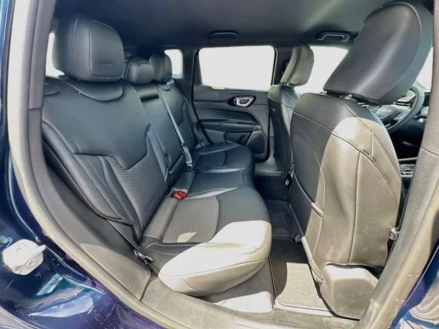 New 2026 Fathom Blue Pearl-Coat Exterior Paint Jeep Latitude image 26