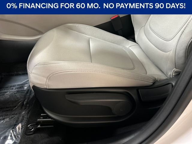 New 2026 White Hyundai SE image 12