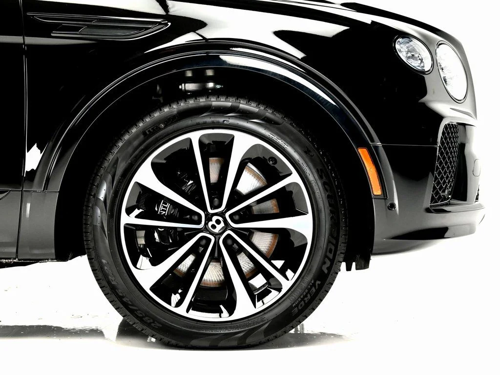 Used 2025 Beluga Bentley V8 image 9