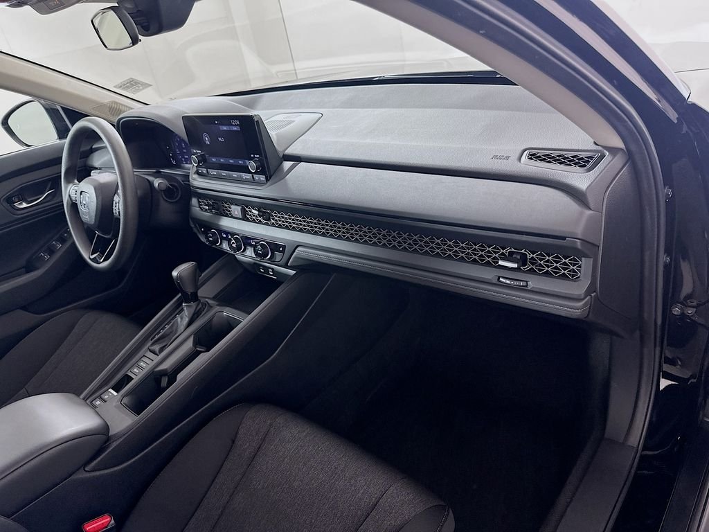 2025 Honda Accord SE - Photo 29