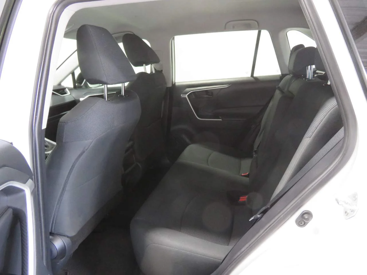 Used 2019 Super White Toyota LE image 15