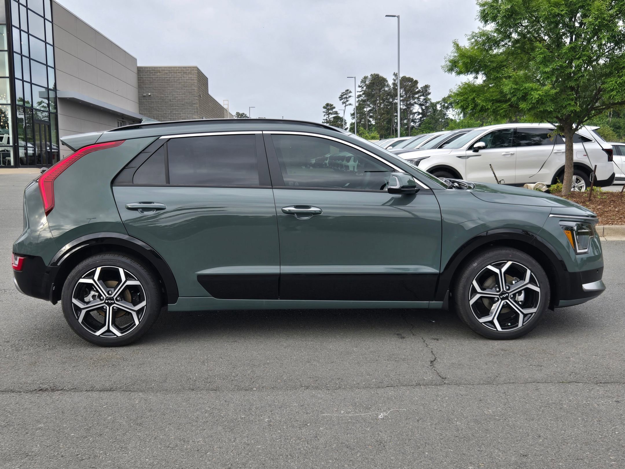 New 2026 Cityscape Green Kia SX Touring image 8