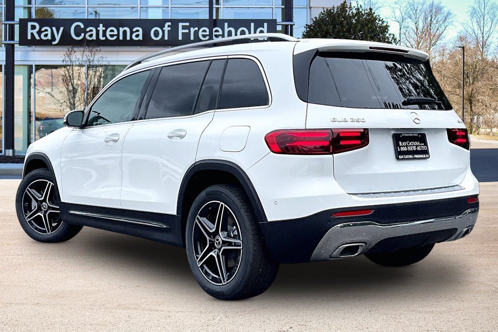 New 2026 Polar White Mercedes-Benz GLB 250 image 17