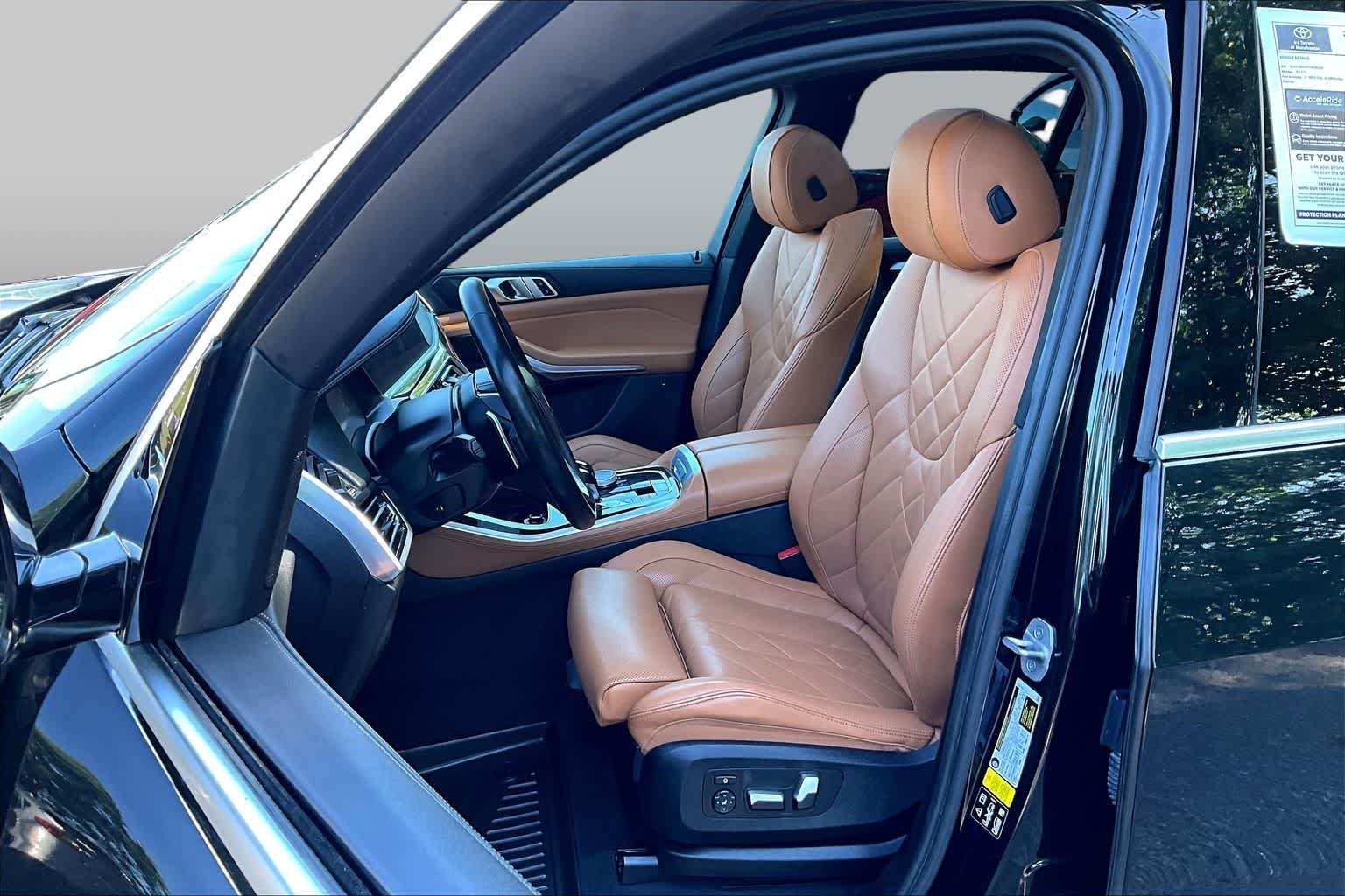 Used 2023 Black Sapphire Metallic BMW xDrive40i image 9