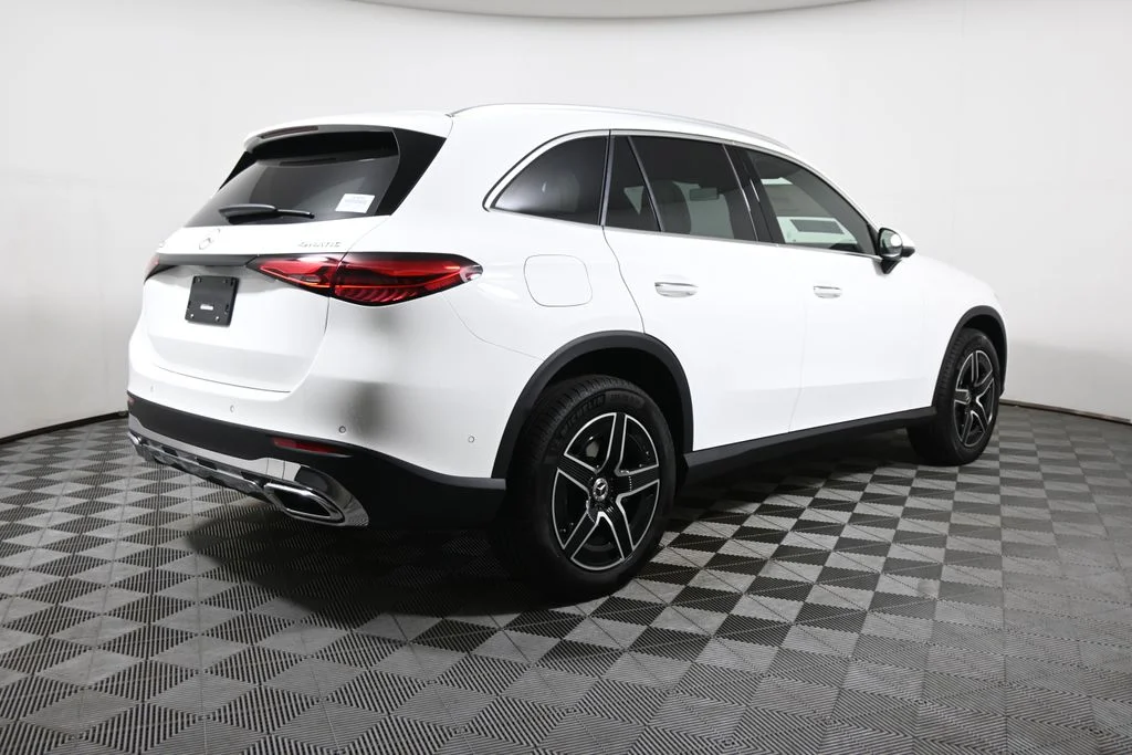Used 2027 White Mercedes-Benz GLC 300 image 7