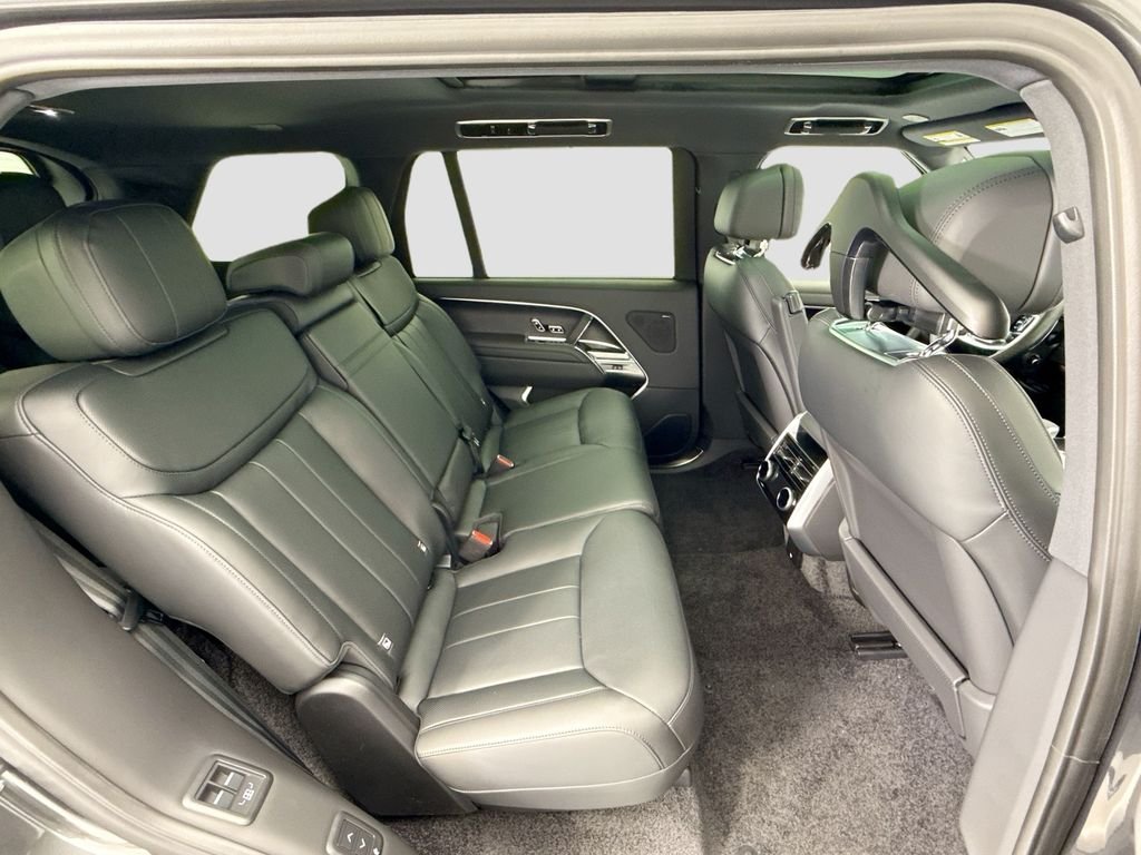 New 2026 Carpathian Gray Premium Metallic Land Rover SE image 20