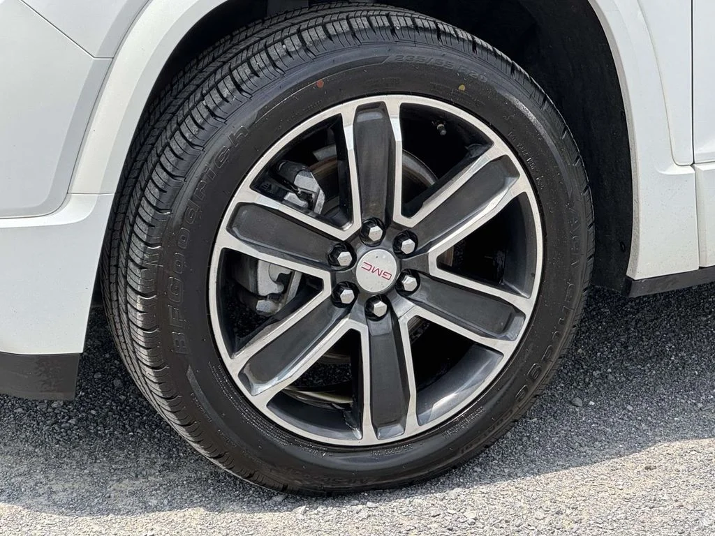 Used 2017 White GMC Denali image 12