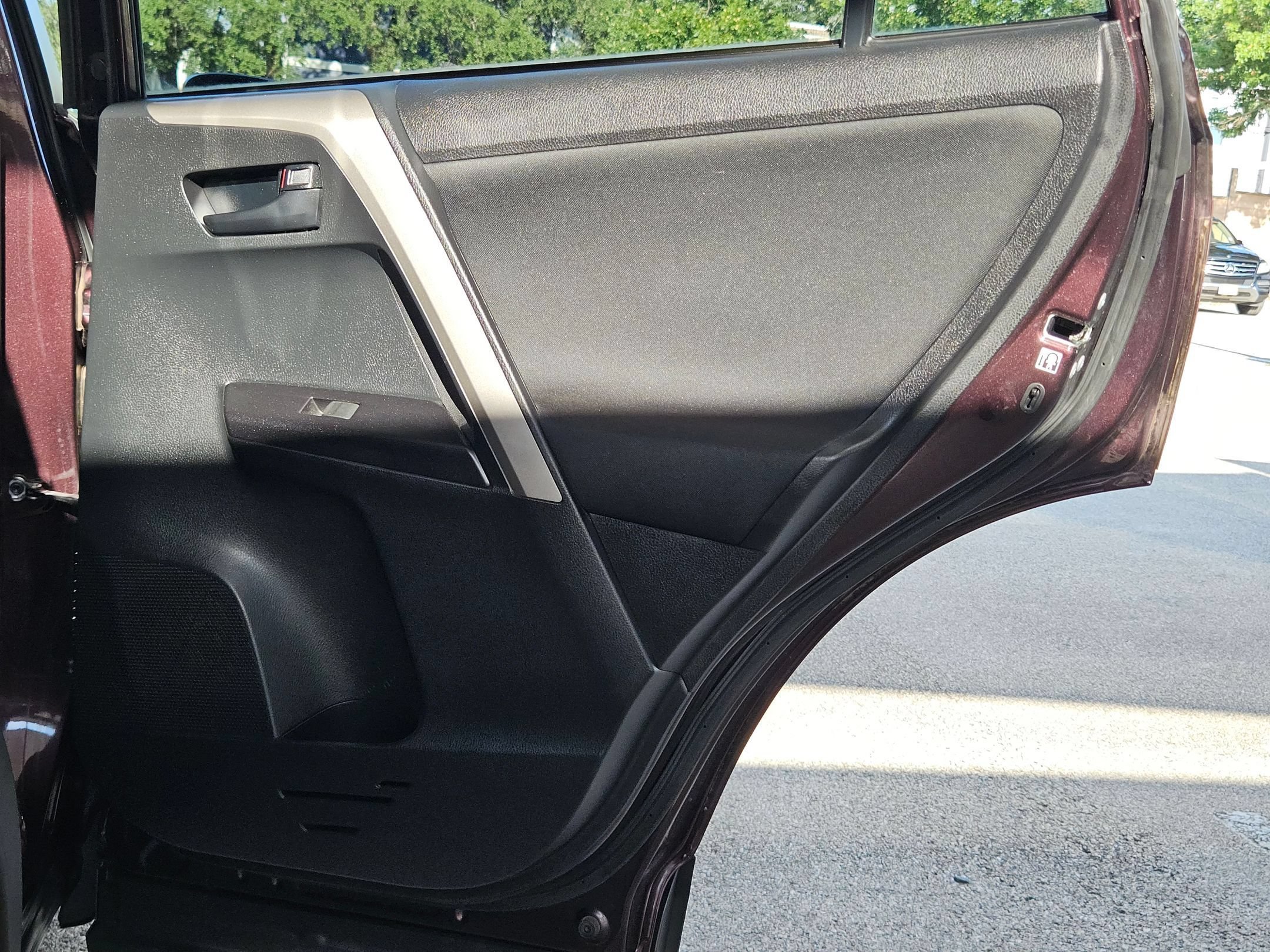 Used 2018 Maroon Toyota LE image 26