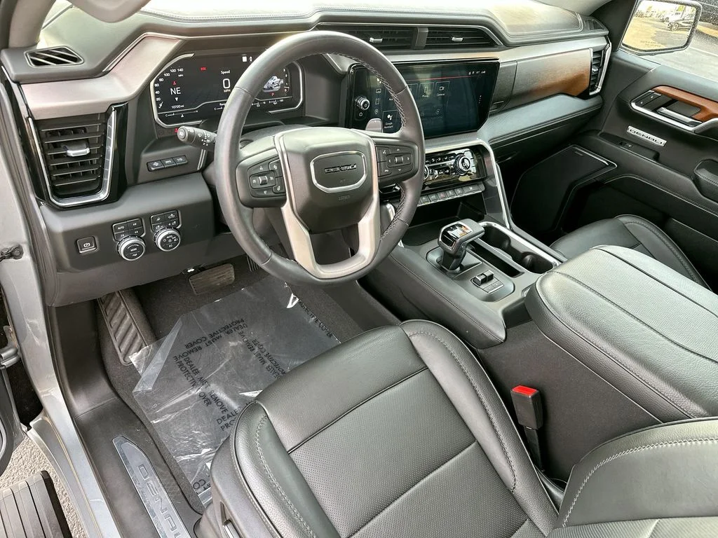 Used 2023 Silver GMC Denali image 3