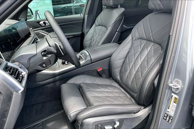 New 2026 Skyscraper Grey Metallic BMW xDrive40i image 9