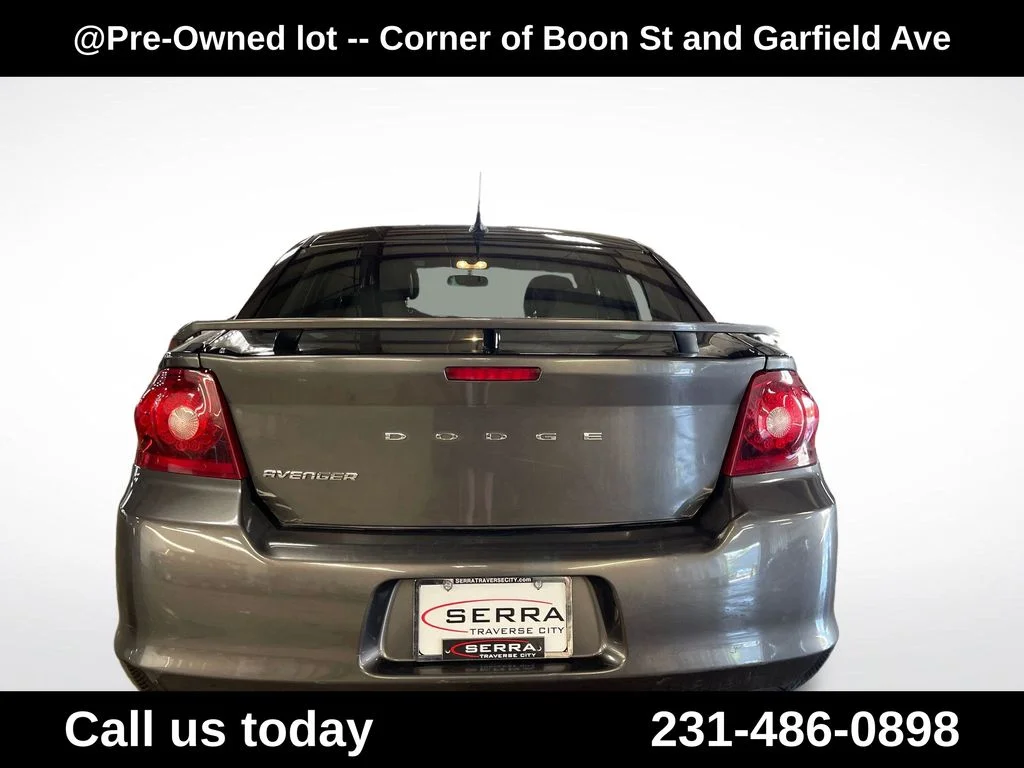 Used 2014 Gray Dodge SE image 4