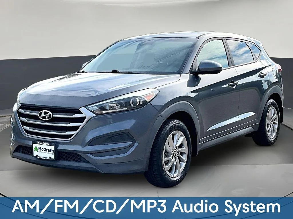 Used 2018 Gray Hyundai SE image 3