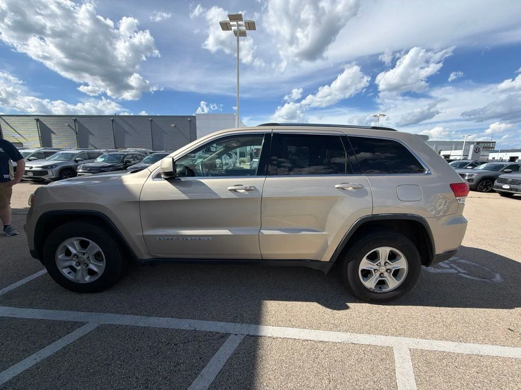 Used 2014 Beige Jeep Laredo image 6