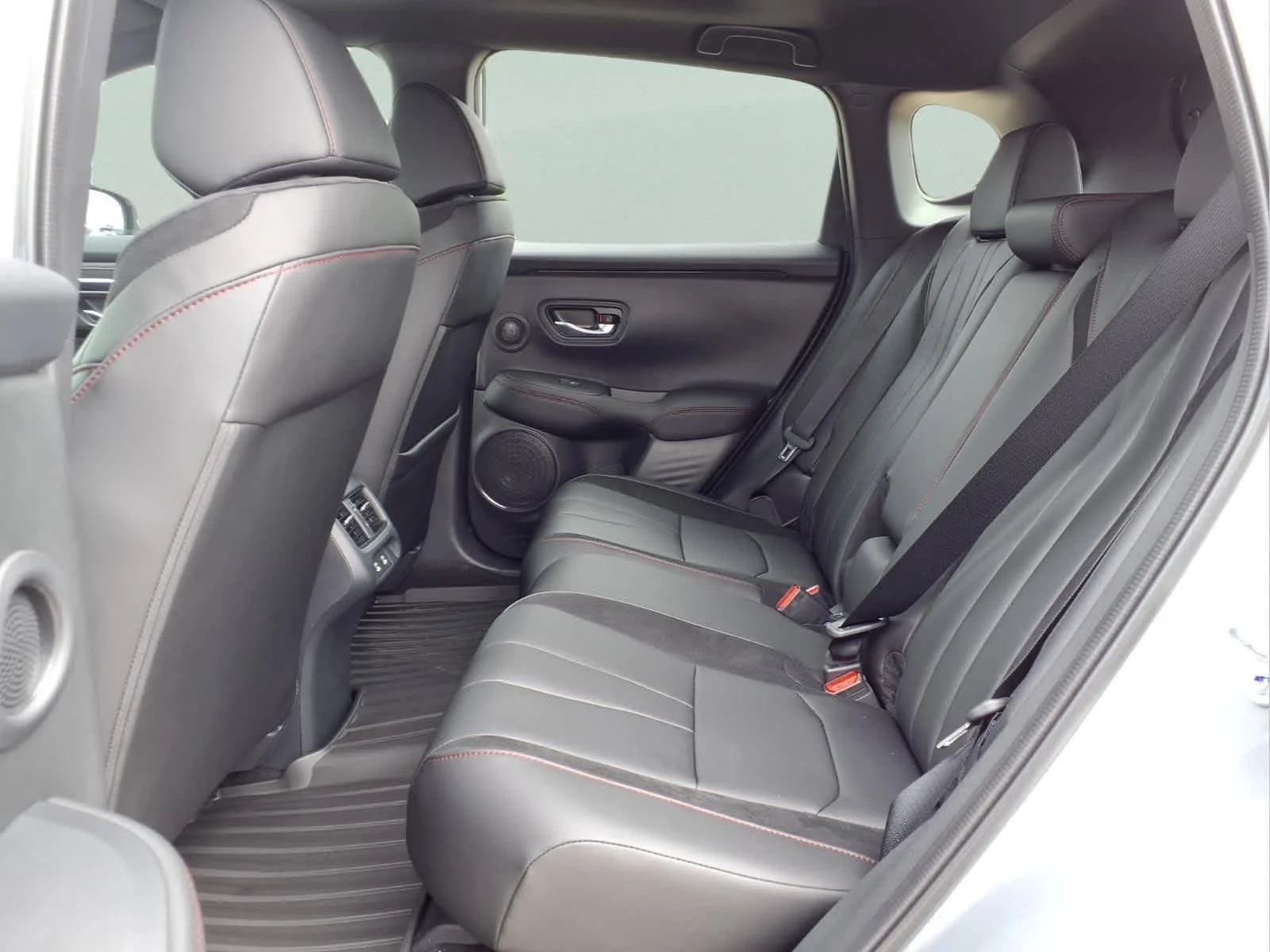 New 2026 Solar Silver Metallic Acura w/A-Spec Package image 10