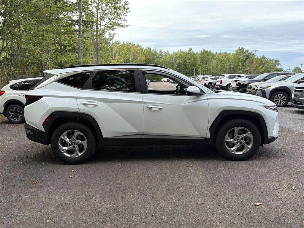 Used 2022 Quartz White Hyundai SEL image 7