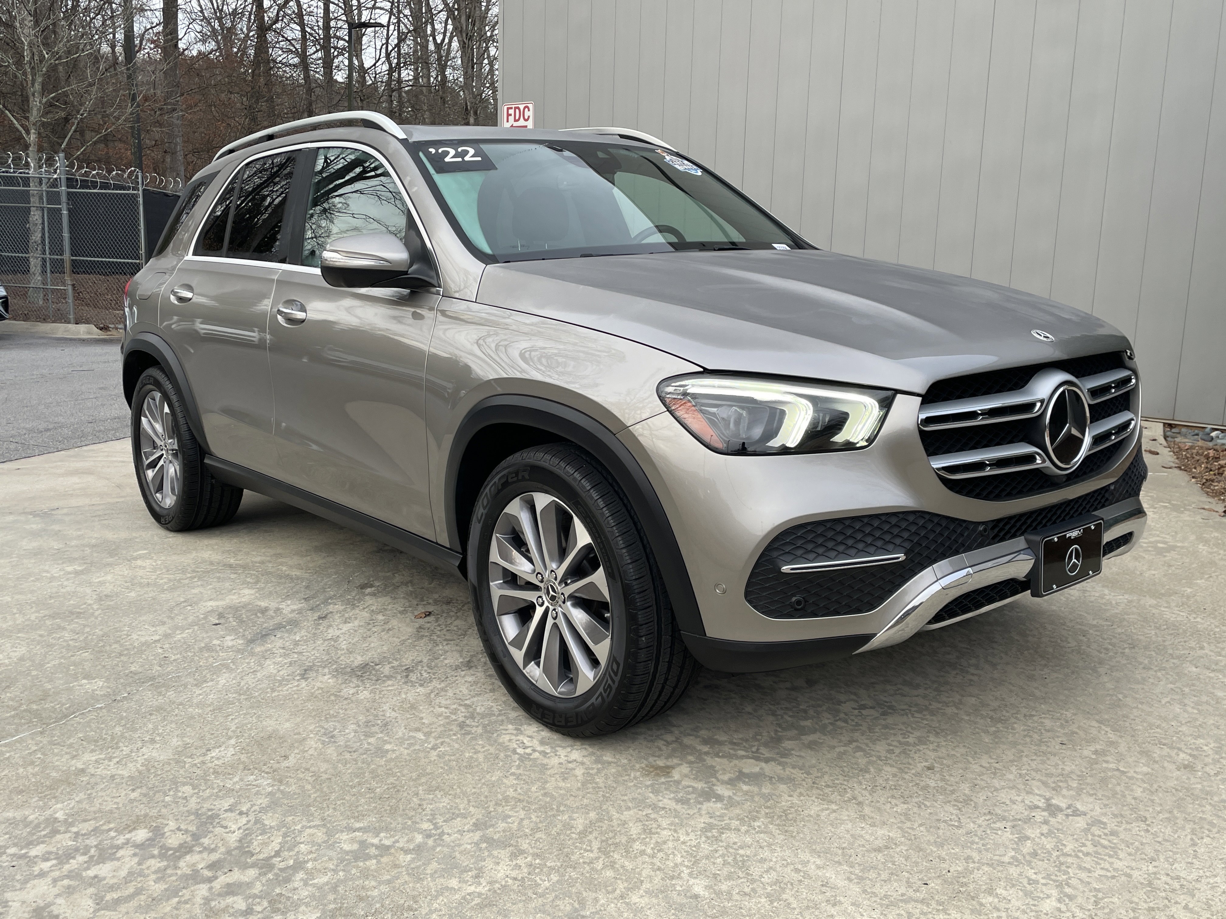 Certified Used 2022 Mojave Silver Metallic Mercedes-Benz GLE 450 4MATIC® SUV image 4