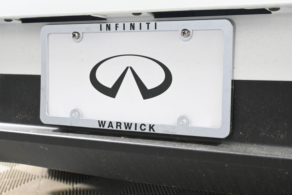 New 2027 RADIANT WHITE INFINITI Luxe AWD image 14