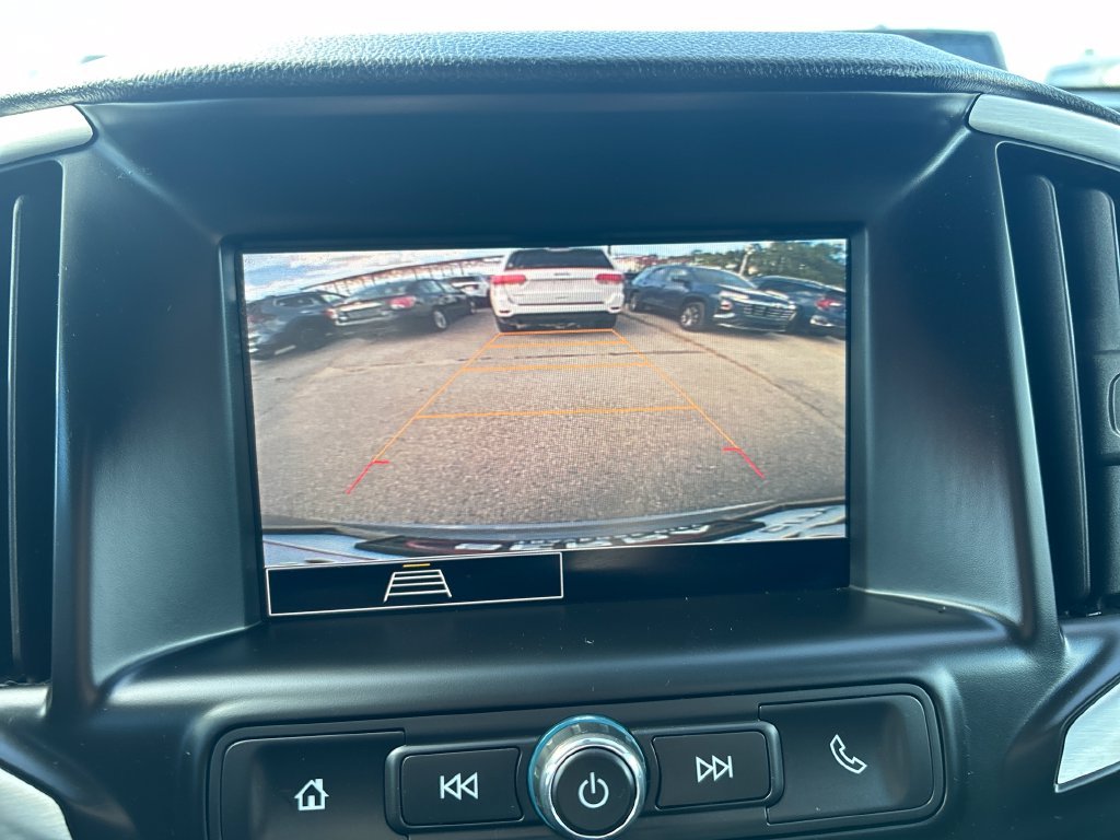 Used 2024 Silver GMC SLE image 24