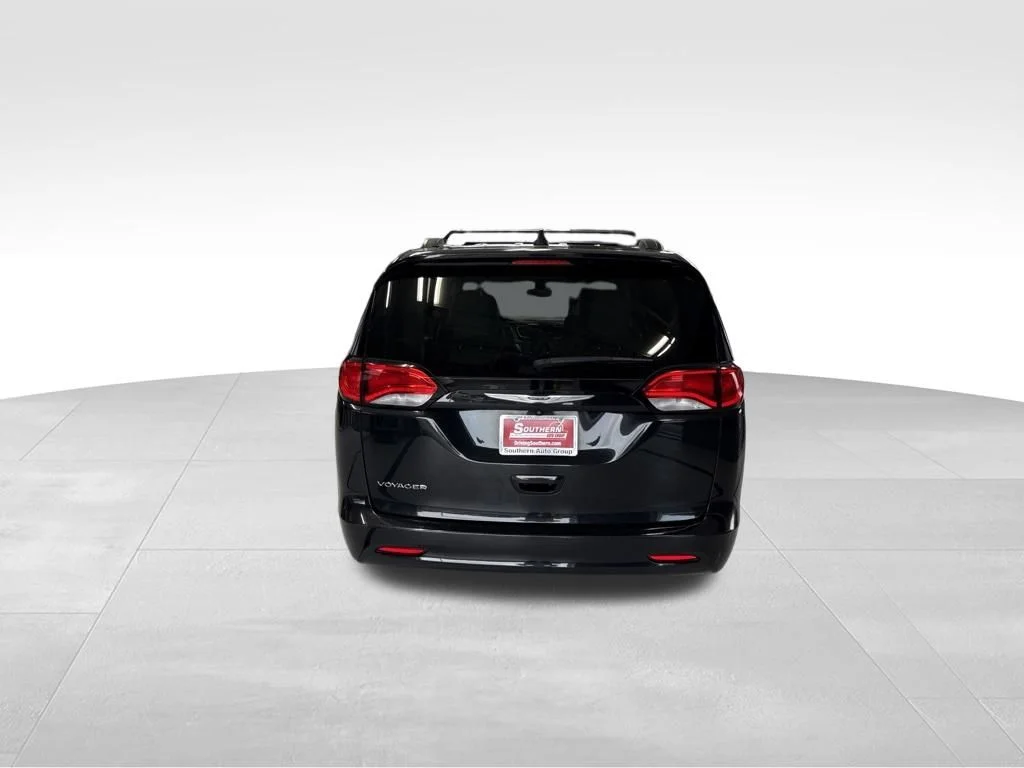 Used 2021 Black Chrysler LXI image 4