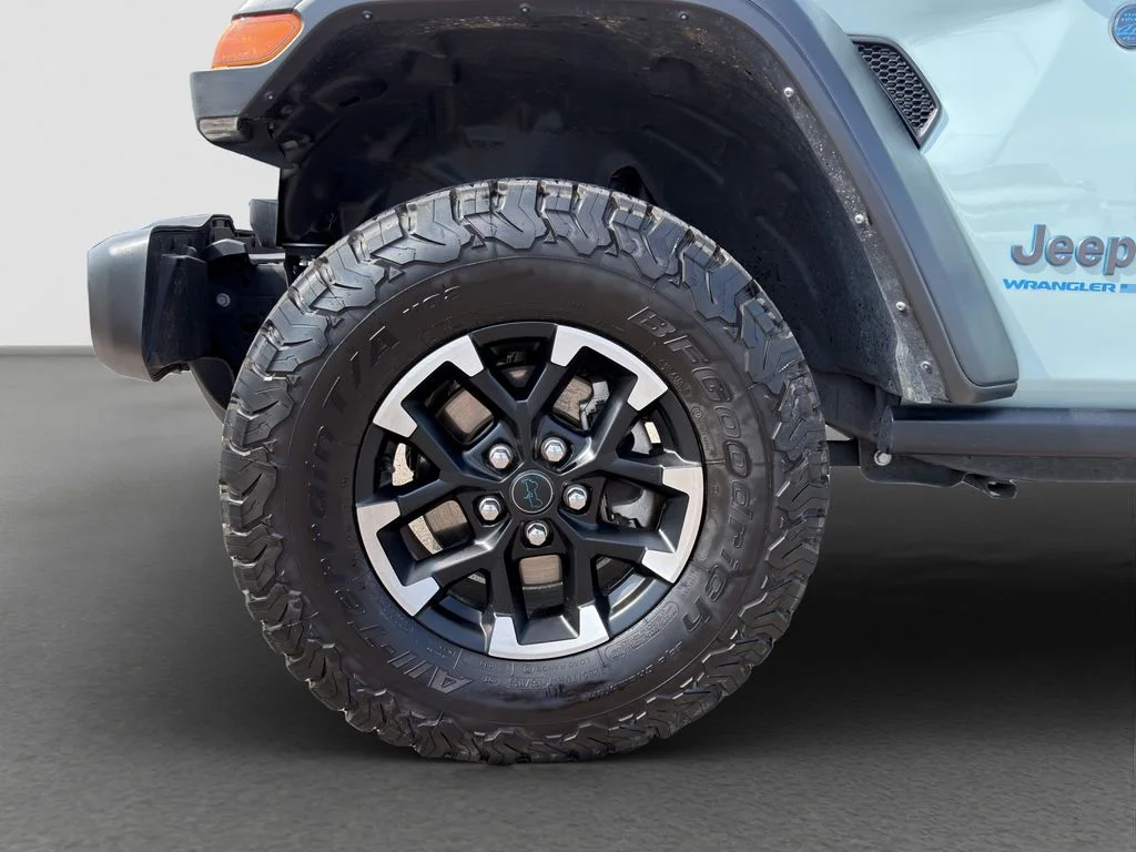 Used 2024 Gray Jeep Rubicon 4xe image 19