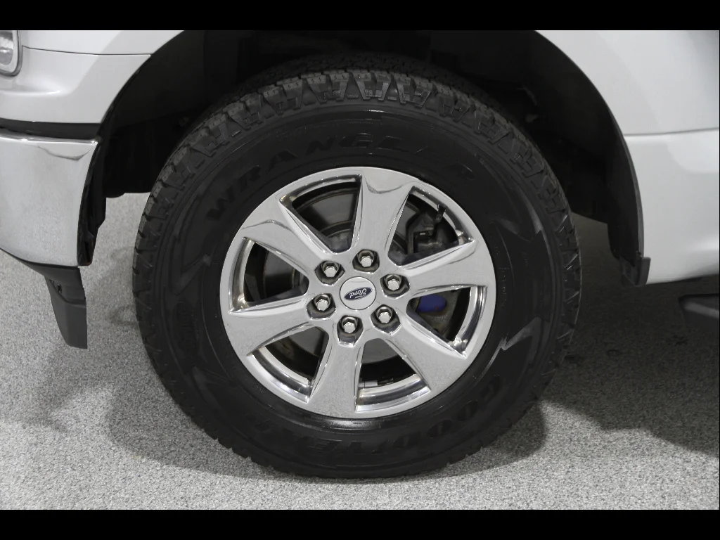 Used 2018 Ingot Silver Ford XLT image 24