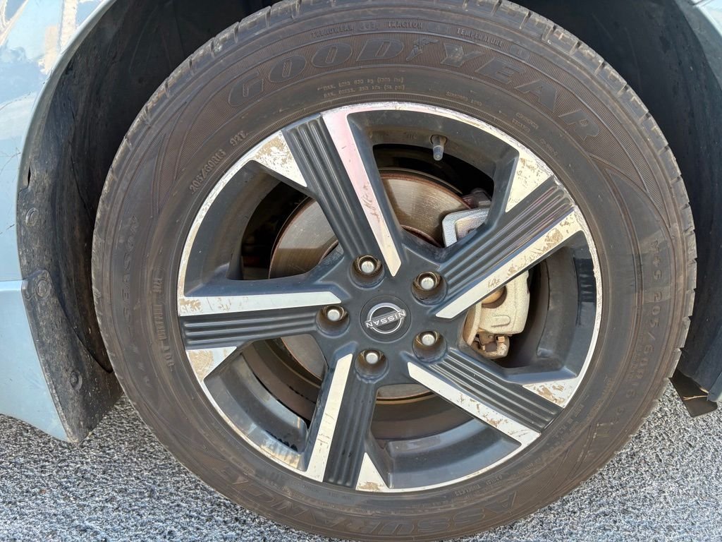 Used 2024 Gray Nissan SV image 10