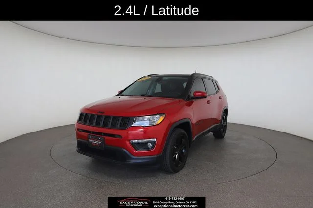 Used 2019 Red Jeep Latitude image 2