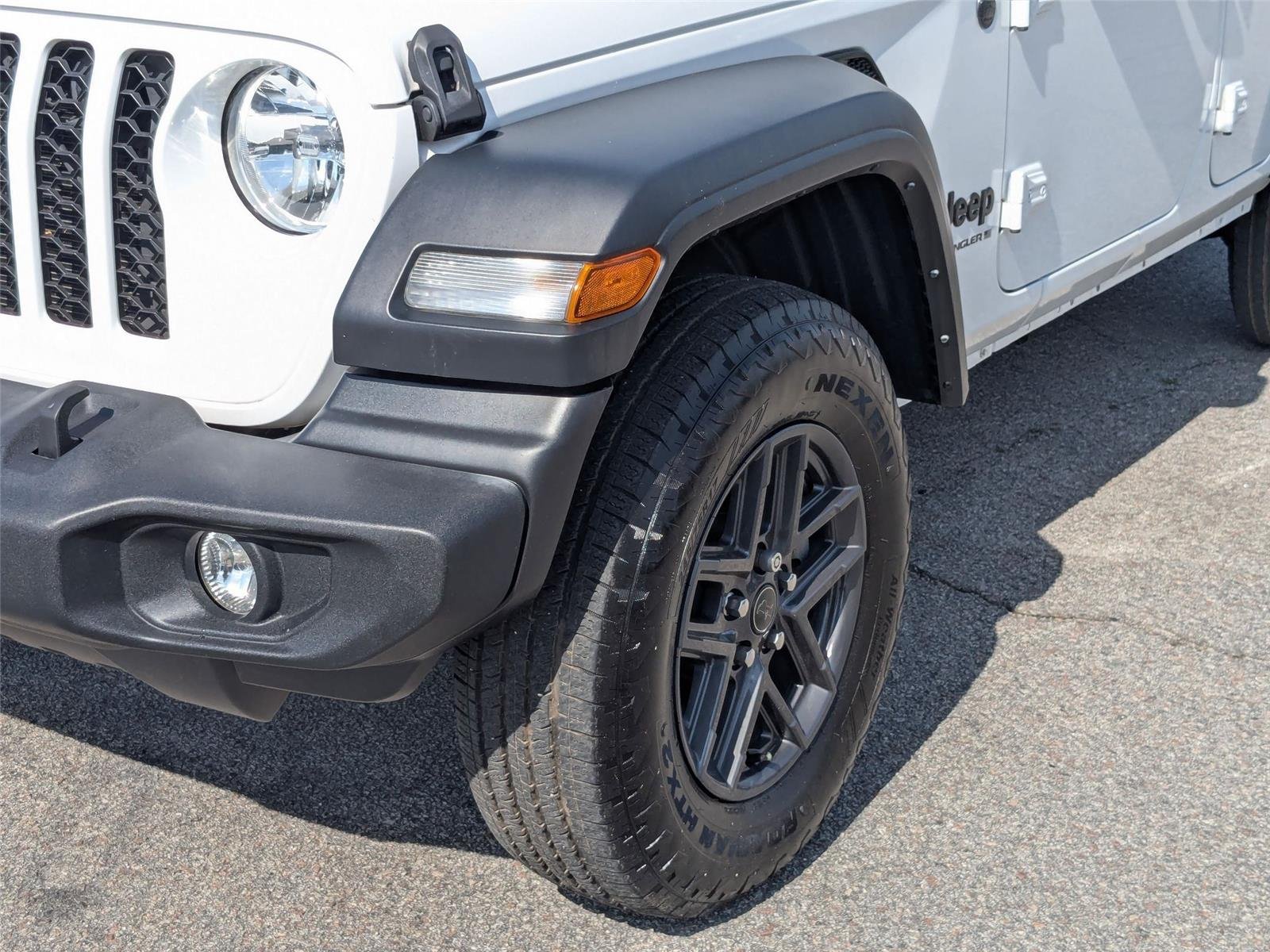 Used 2024 Bright White Clearcoat Jeep Sport S image 9