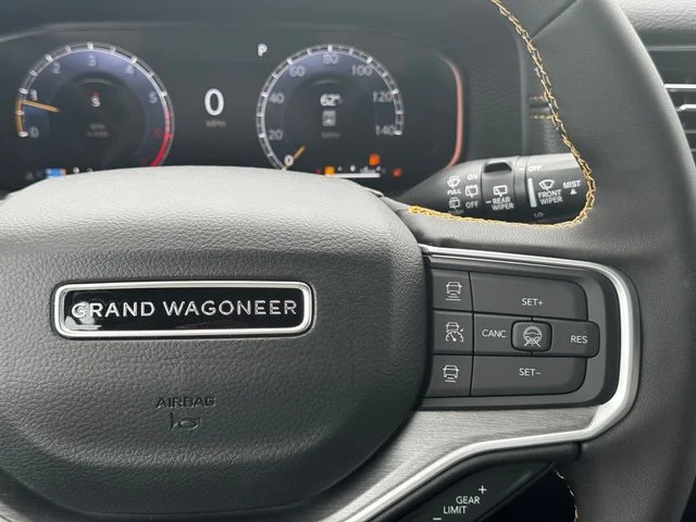 New 2026 Bright White Clear-Coat Exterior Paint Jeep Grand Wagoneer image 28