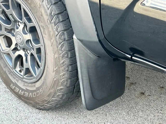 Used 2018 Black Toyota SR5 image 19