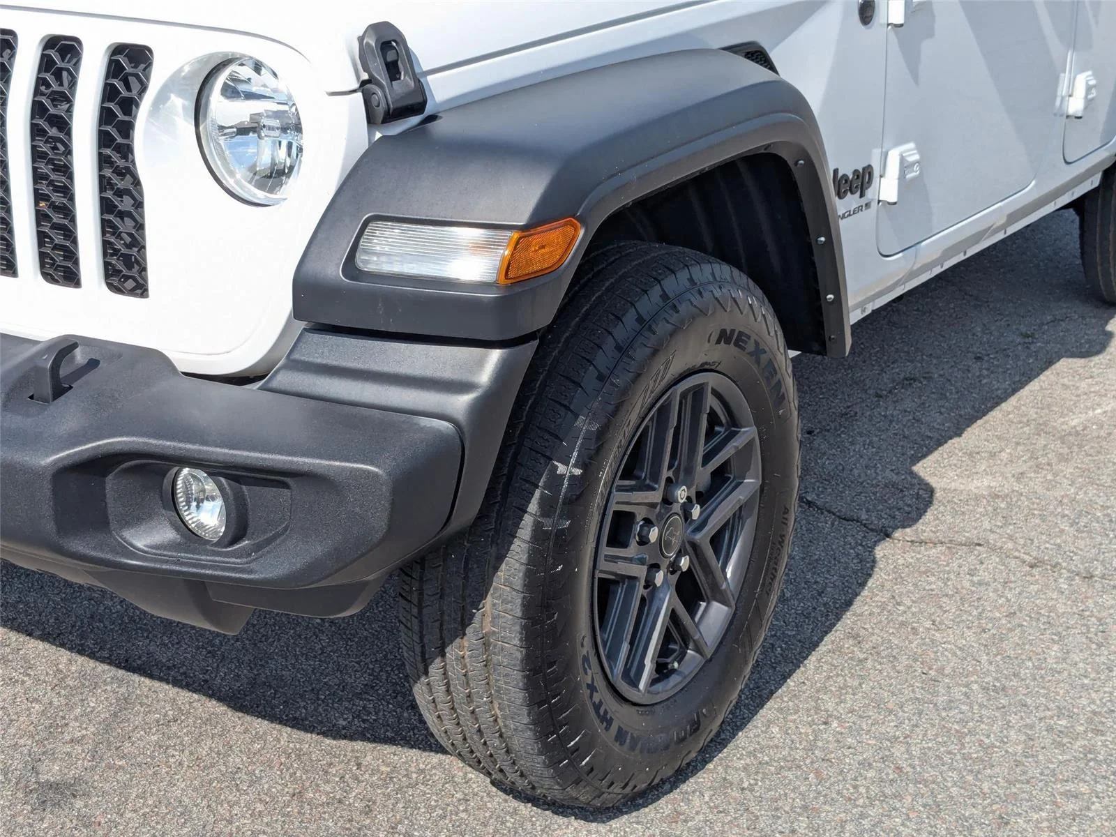 Used 2024 Bright White Clearcoat Jeep Sport S image 9