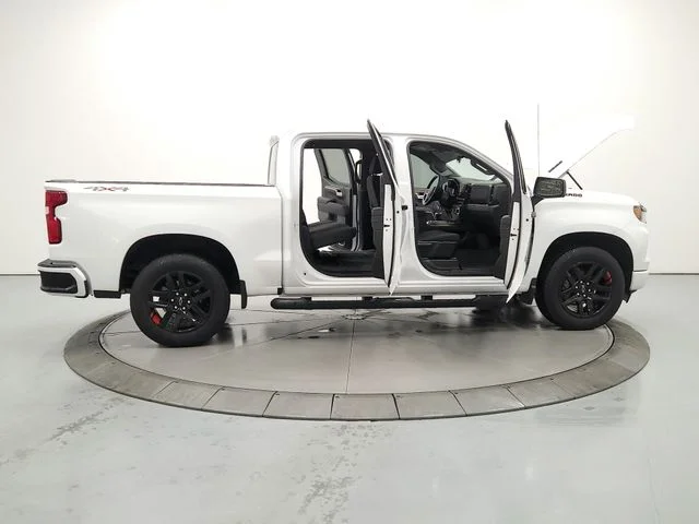 Used 2025 White Chevrolet RST image 16